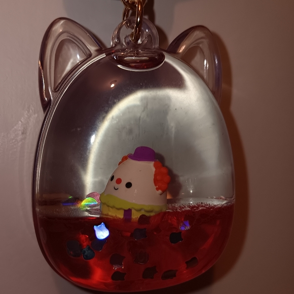 Squishmallows Tsunameez Keychain Bimbi the Clown - Picture 2 of 3